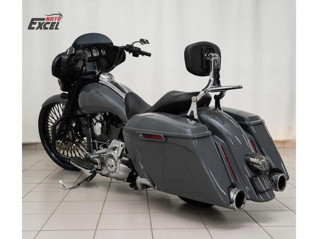 2015 Harley-Davidson, 11 000 km, dovoz Kanada — foto 3 z 5