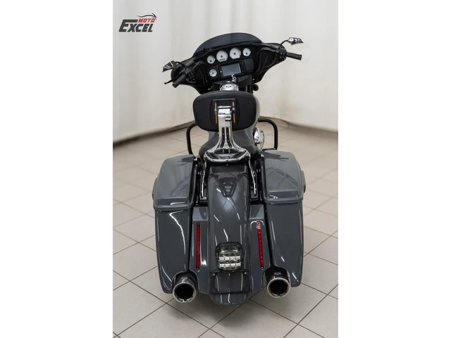 2015 Harley-Davidson, 11 000 km, dovoz Kanada — foto 4 z 5
