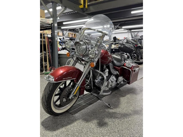 2006 Harley-Davidson, 70 000 km, dovoz Kanada — foto 4 z 5