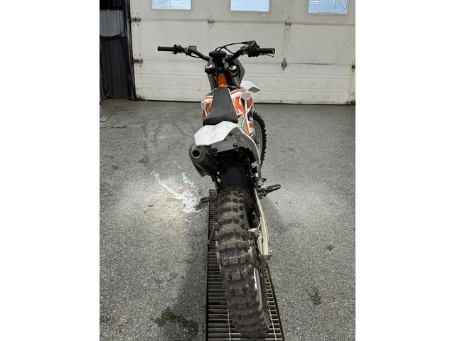2015 KTM, 1 km, dovoz Kanada — foto 3 z 5