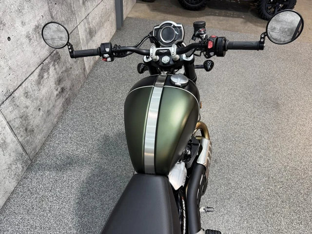 2023 Triumph, 8 620 km, dovoz Kanada — foto 5 z 5