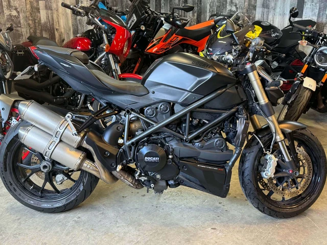 2014 Ducati, 29 918 km, dovoz Kanada — foto 3 z 5