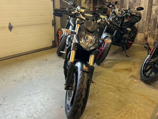 2014 Ducati, 29 918 km, dovoz Kanada — foto 4 z 5