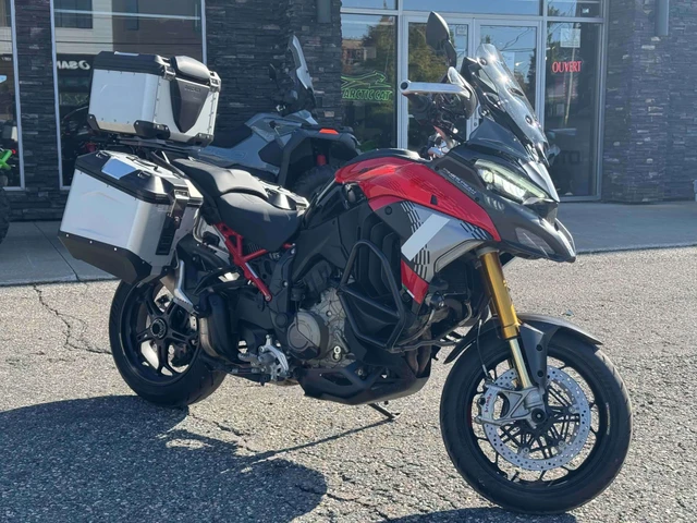 2025 Ducati, 5 594 km, dovoz Kanada — foto 1 z 5 2025 Ducati, 5 594 km, dovoz Kanada — foto 1 z 5