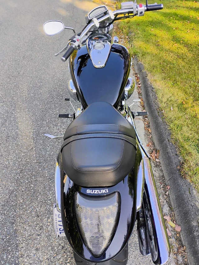 2009 Suzuki, 32 000 km, dovoz Kanada — foto 4 z 5