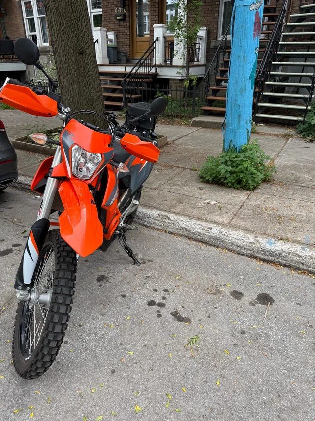 2022 KTM, 4 500 km, dovoz Kanada — foto 4 z 5