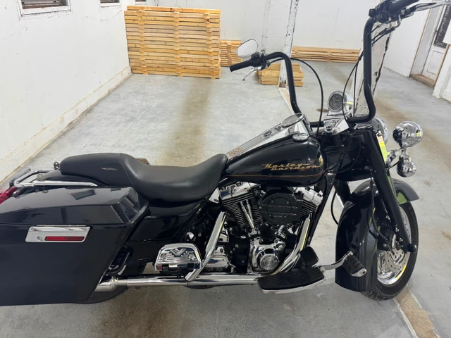 Harley-Davidson, dovoz Kanada — foto 2 z 5