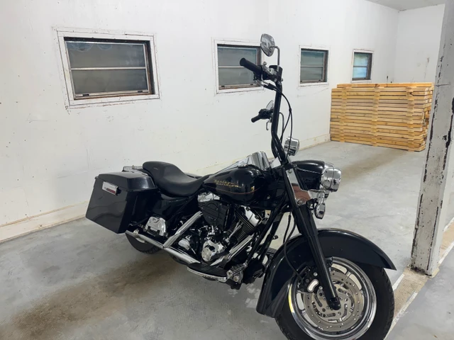 Harley-Davidson, dovoz Kanada — foto 4 z 5
