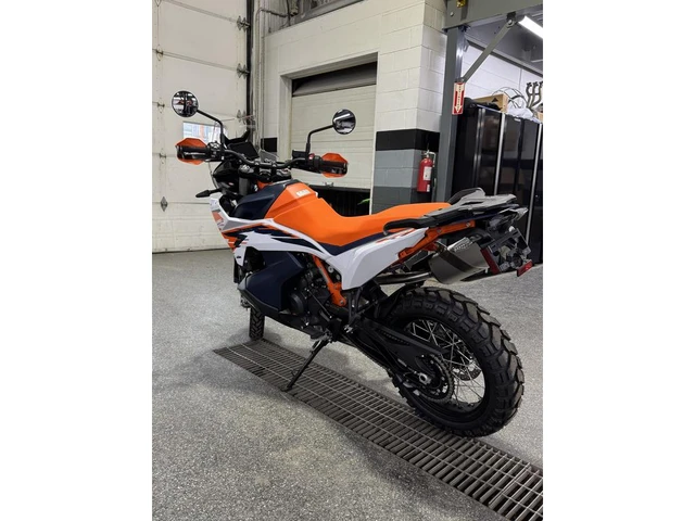2026 KTM, dovoz Kanada — foto 4 z 5