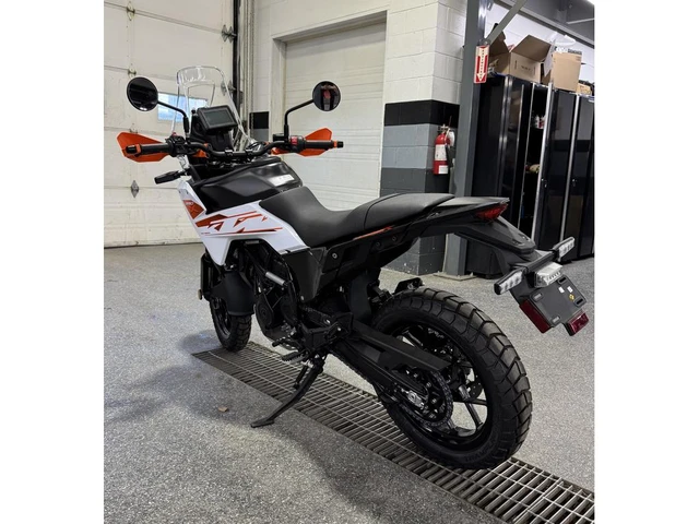 2026 KTM, dovoz Kanada — foto 4 z 5