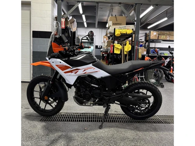 2026 KTM, dovoz Kanada — foto 5 z 5