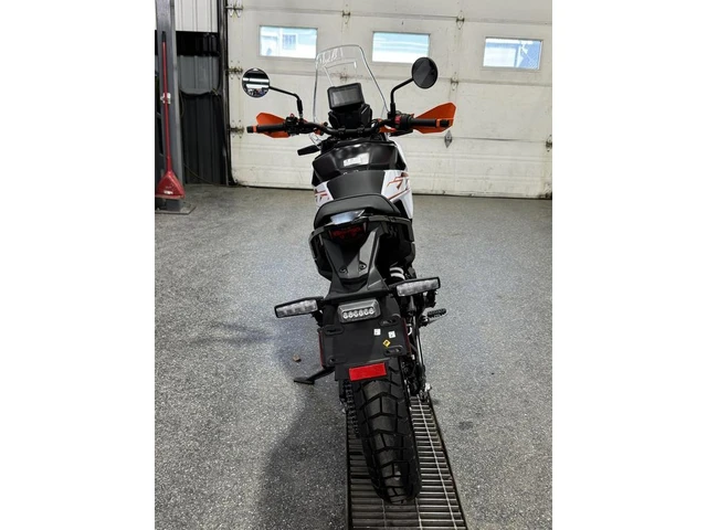 2026 KTM, dovoz Kanada — foto 3 z 5