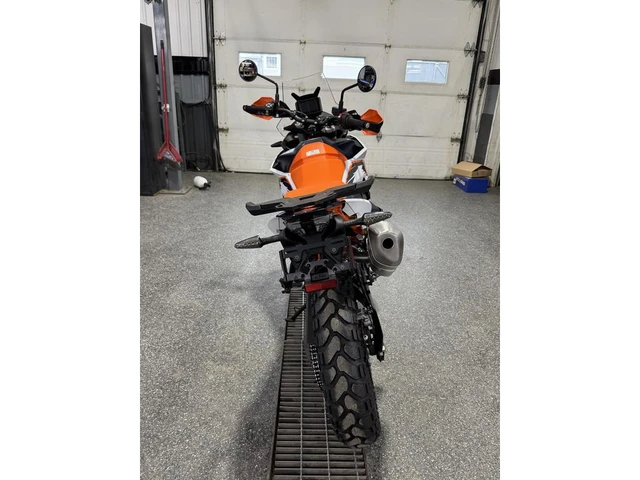 2026 KTM, dovoz Kanada — foto 3 z 5
