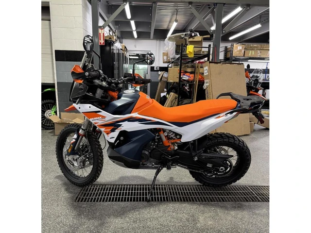 2026 KTM, dovoz Kanada — foto 5 z 5