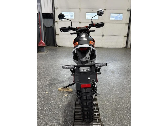 2026 KTM, dovoz Kanada — foto 3 z 5