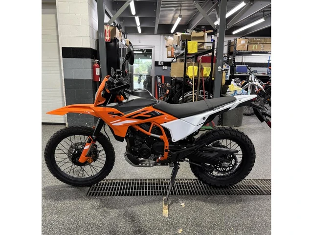 2026 KTM, dovoz Kanada — foto 5 z 5
