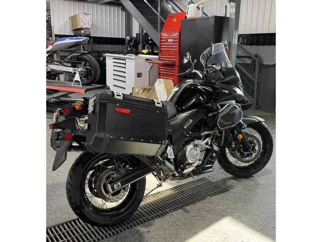 2016 Suzuki, 46 500 km, dovoz Kanada — foto 2 z 5