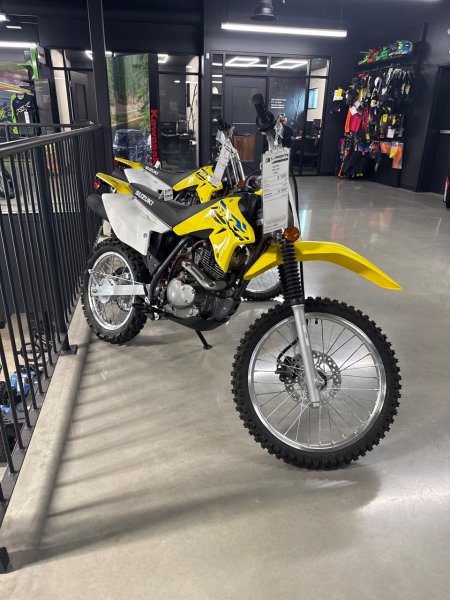 2025 Suzuki, 1 km, dovoz Kanada — foto 3 z 5