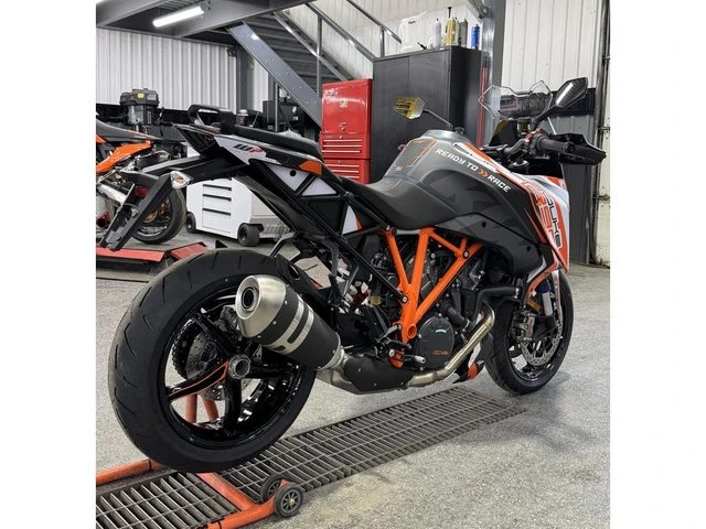 2024 KTM, dovoz Kanada — foto 2 z 5