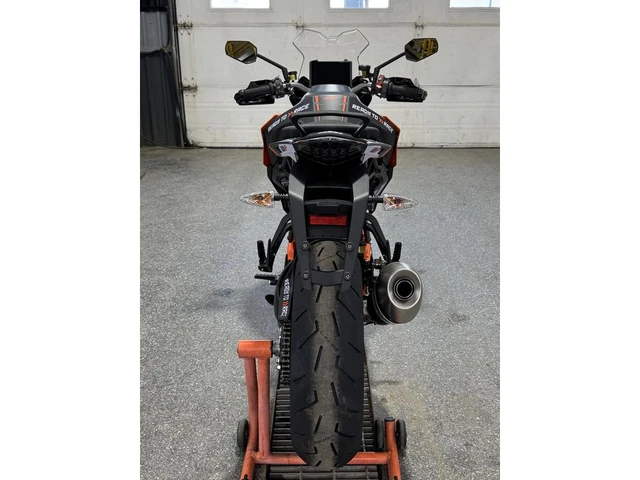 2024 KTM, dovoz Kanada — foto 3 z 5