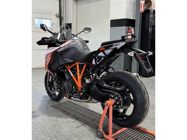 2024 KTM, dovoz Kanada — foto 4 z 5