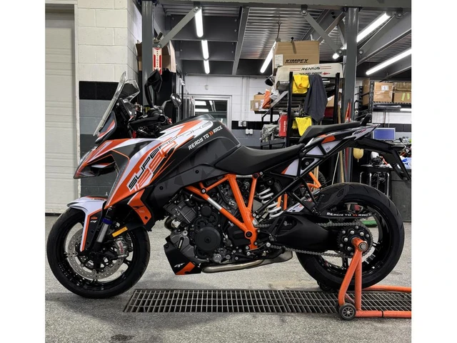 2024 KTM, dovoz Kanada — foto 5 z 5