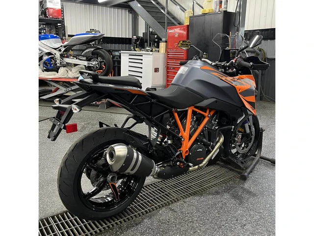 2024 KTM, dovoz Kanada — foto 2 z 5