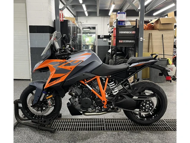 2024 KTM, dovoz Kanada — foto 5 z 5