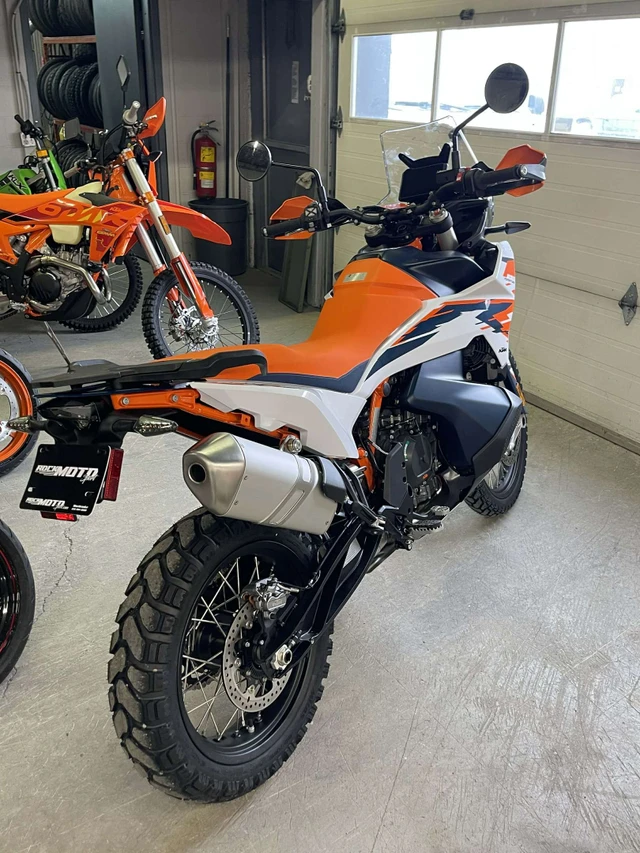 2026 KTM, dovoz Kanada — foto 3 z 5