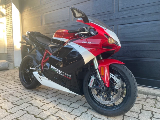 2012 Ducati, 20 000 km, dovoz Kanada — foto 2 z 5