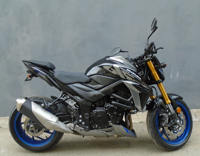 2022 Suzuki, 13 800 km, dovoz Kanada — foto 2 z 5