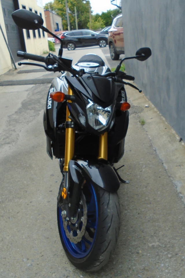 2022 Suzuki, 13 800 km, dovoz Kanada — foto 3 z 5