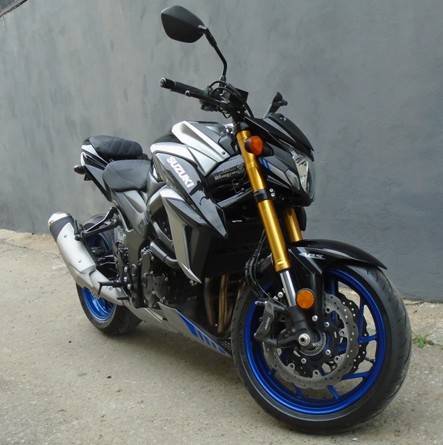 2022 Suzuki, 13 800 km, dovoz Kanada — foto 4 z 5