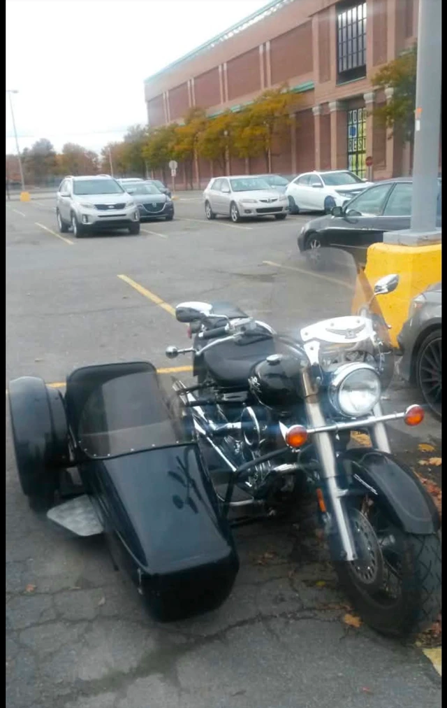 2001 Yamaha, 77 805 km, dovoz Kanada — foto 3 z 5