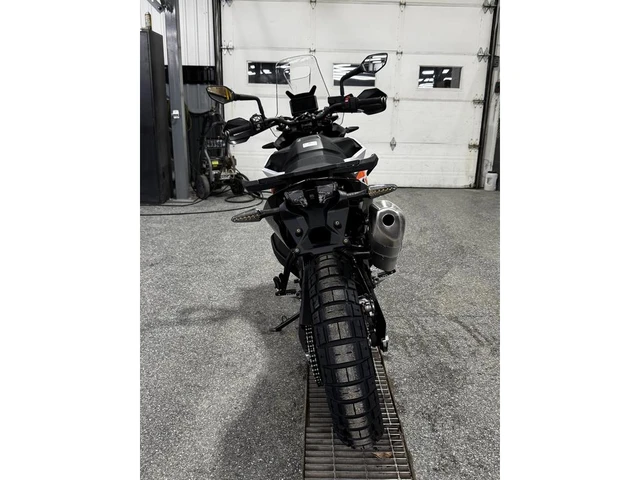 2026 KTM, dovoz Kanada — foto 3 z 5