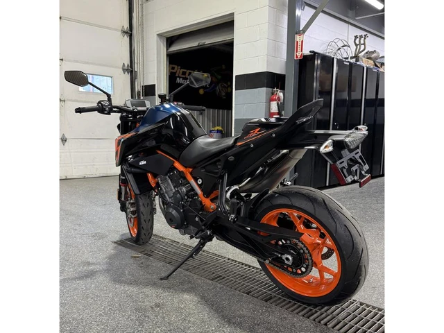 2023 KTM, 5 684 km, dovoz Kanada — foto 4 z 5