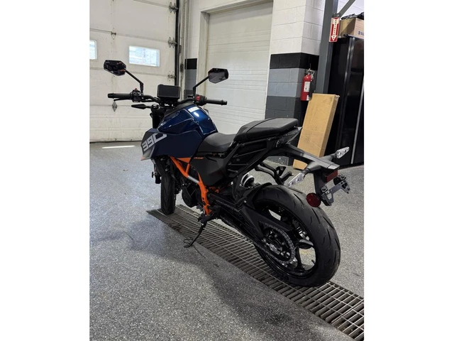 2026 KTM, dovoz Kanada — foto 4 z 5