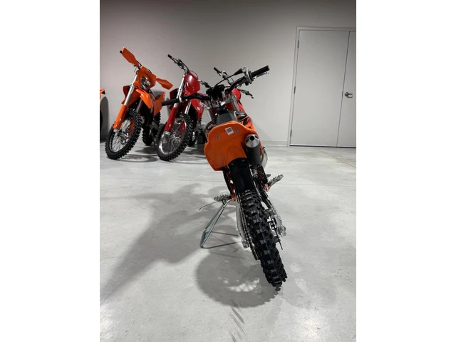 2027 KTM, dovoz Kanada — foto 3 z 5