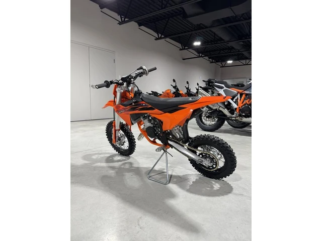 2027 KTM, dovoz Kanada — foto 4 z 5
