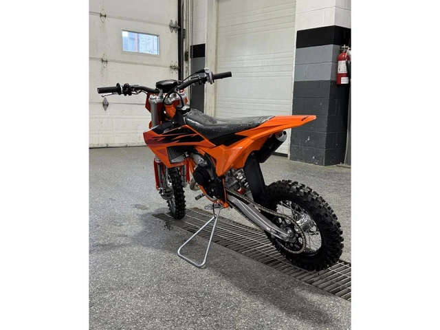 2027 KTM, dovoz Kanada — foto 4 z 5