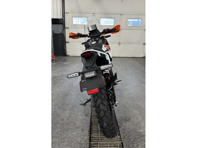 2026 KTM, dovoz Kanada — foto 3 z 5