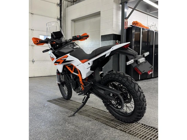 2026 KTM, dovoz Kanada — foto 4 z 5
