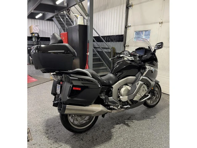 2024 BMW, 20 500 km, dovoz Kanada — foto 2 z 5