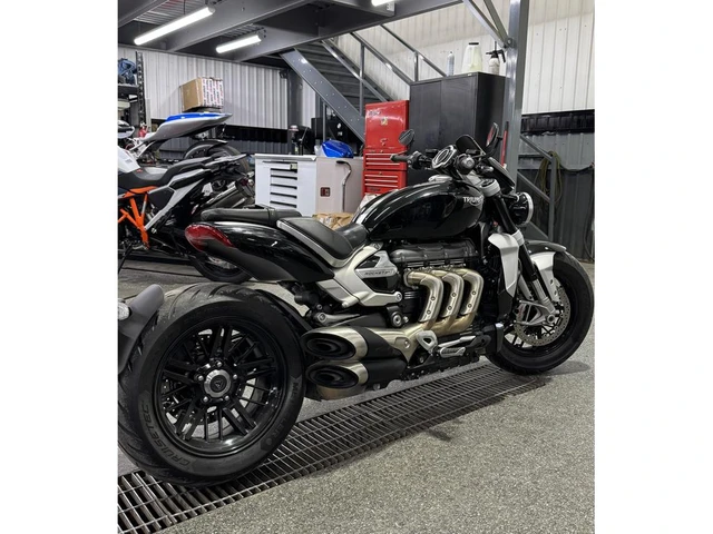 2020 Triumph, 53 000 km, dovoz Kanada — foto 2 z 5