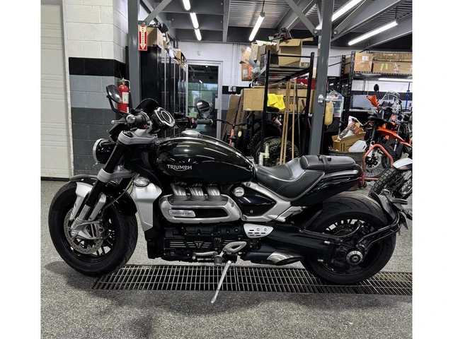 2020 Triumph, 53 000 km, dovoz Kanada — foto 5 z 5