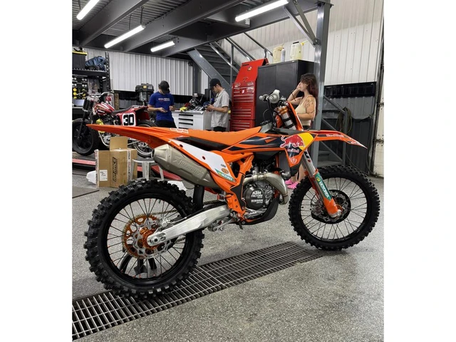 2026 KTM, dovoz Kanada — foto 2 z 5