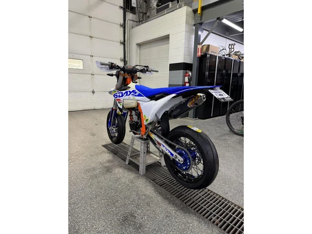 2026 KTM, dovoz Kanada — foto 4 z 5