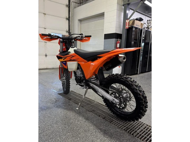 2026 KTM, dovoz Kanada — foto 4 z 5