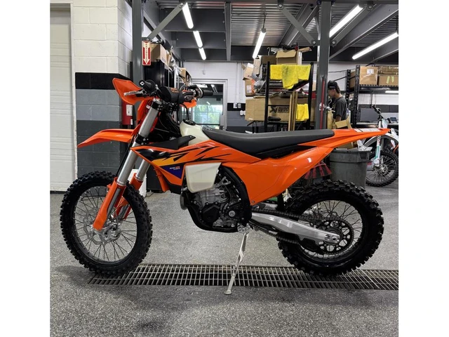 2026 KTM, dovoz Kanada — foto 5 z 5