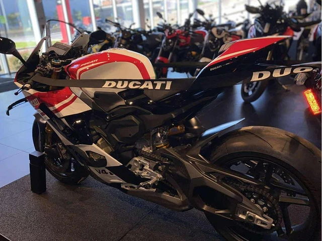 2025 Ducati, 1 km, dovoz Kanada — foto 5 z 5